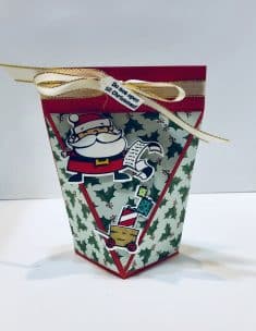 Self-closing Treat Box